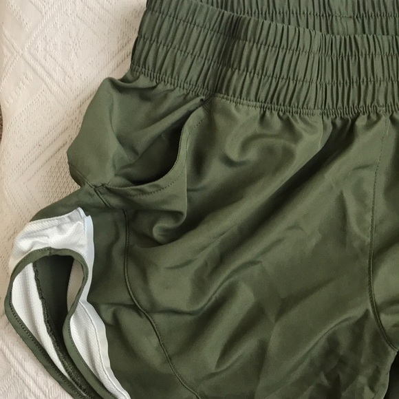 SOLD! Athletic shorts with pockets - Picture 3 of 4